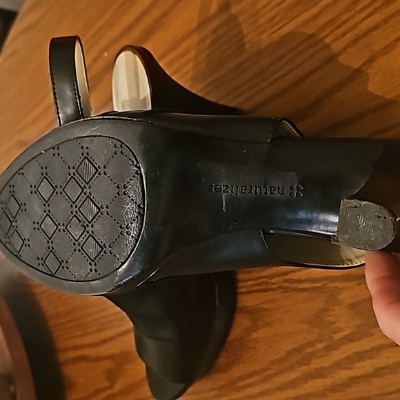 Naturalizer, Size 9.5M, Peep-toe Heels - Picture 3 of 4